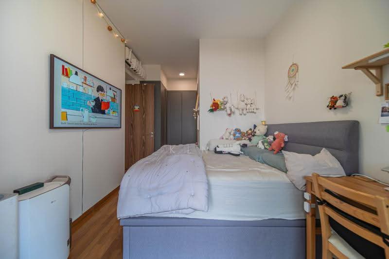 Parc Komo, 959 Upper Changi Road North, Changi Airport / Changi Village, 2 Bedrooms, 764 sqft, Condominium For Sale, by Kin ,, 500252583 - Master Bedroom - PropertyGuru.com.sg