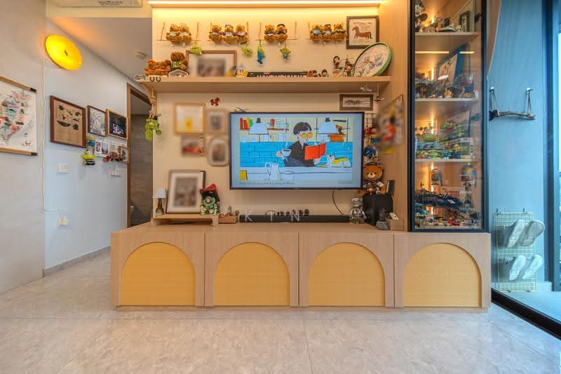 Parc Komo, 959 Upper Changi Road North, Changi Airport / Changi Village, 2 Bedrooms, 764 sqft, Condominium For Sale, by Kin ,, 500252583 - Living Room - PropertyGuru.com.sg