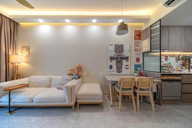 Parc Komo, 959 Upper Changi Road North, Changi Airport / Changi Village, 2 Bedrooms, 764 sqft, Condominium For Sale, by Kin ,, 500252583 - Living Room - PropertyGuru.com.sg