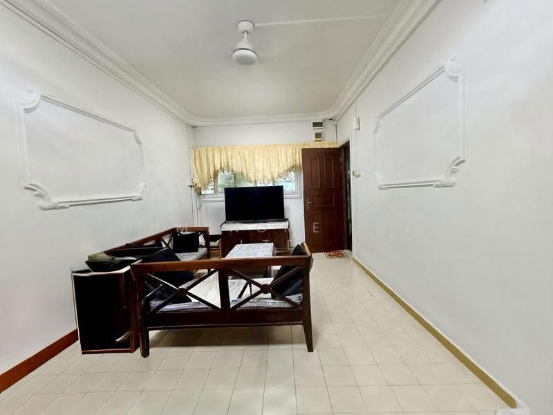 2 Chai Chee Road, 2 Chai Chee Road, Bedok / Upper East Coast, 2 Bedrooms, 807 sqft, HDB Flat For Sale, by AARON LIM, 500252589 - Living Room - PropertyGuru.com.sg