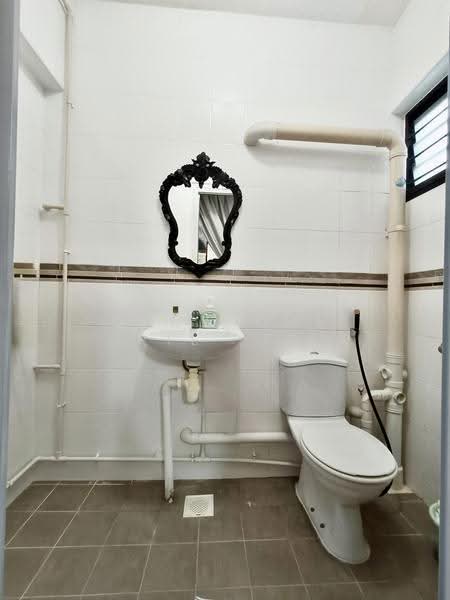 2 Chai Chee Road, 2 Chai Chee Road, Bedok / Upper East Coast, 2 Bedrooms, 807 sqft, HDB Flat For Sale, by AARON LIM, 500252589 - Bathroom - PropertyGuru.com.sg