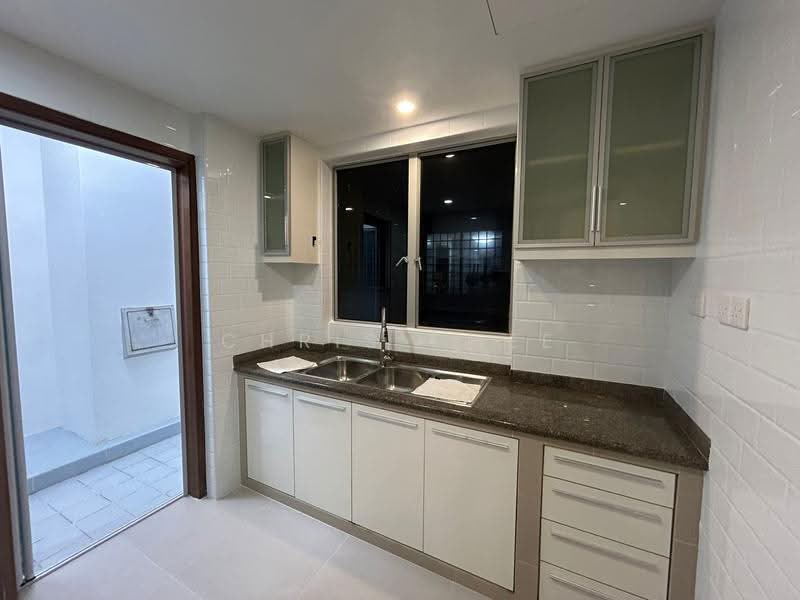 The Bayshore, 32 Bayshore Road, Bedok / Upper East Coast, 2 Bedrooms, 926 sqft, Condominium For Rent, by Chris Chee, 500252601 - Kitchen - PropertyGuru.com.sg