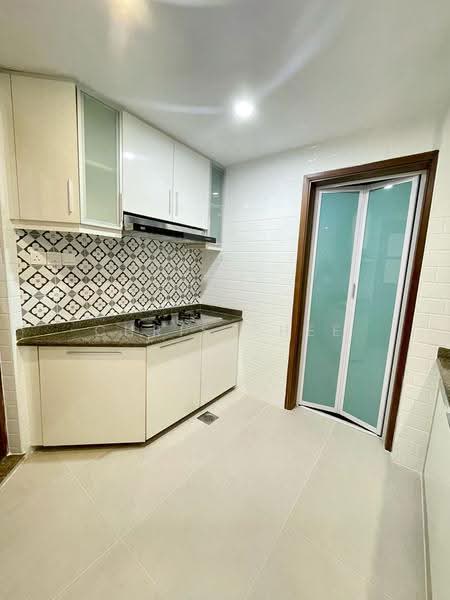 The Bayshore, 32 Bayshore Road, Bedok / Upper East Coast, 2 Bedrooms, 926 sqft, Condominium For Rent, by Chris Chee, 500252601 - Kitchen - PropertyGuru.com.sg