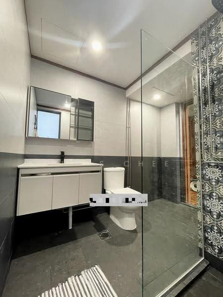 The Bayshore, 32 Bayshore Road, Bedok / Upper East Coast, 2 Bedrooms, 926 sqft, Condominium For Rent, by Chris Chee, 500252601 - Bathroom - PropertyGuru.com.sg
