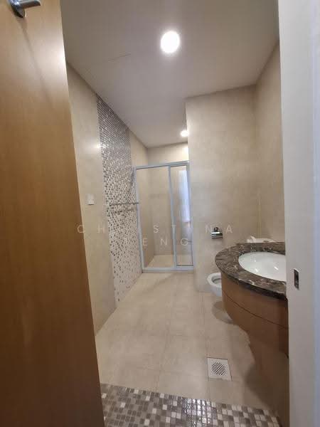 The Tessarina, 20 Wilby Road, Tanglin / Holland / Bukit Timah, 4 Bedrooms, 3,358 sqft, Condominium For Rent, by Christina Teng, 500252616 - Bathroom 3 attached bathroom - PropertyGuru.com.sg