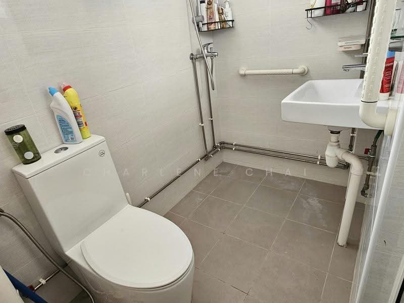 127 Simei Street 1, 127 Simei Street 1, Pasir Ris / Tampines, Room Rental, 150 sqft, HDB Flat For Rent, by Charlene Chai, 500252620 - Bathroom - PropertyGuru.com.sg