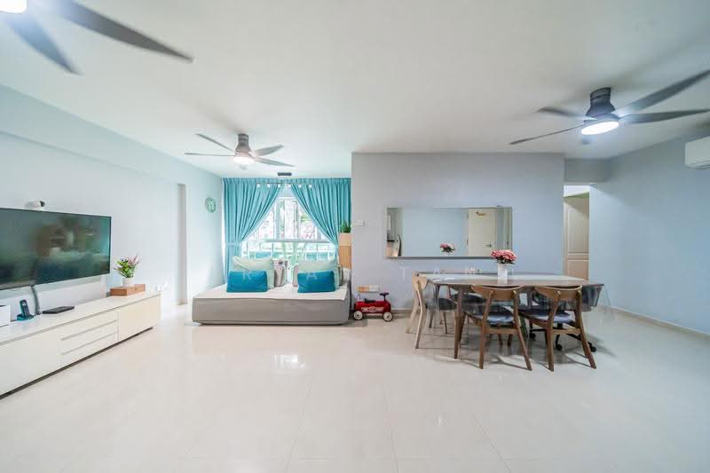 199D Punggol Field, 199D Punggol Field, Hougang / Punggol / Sengkang, 3 Bedrooms, 1,184 sqft, HDB Flat For Sale, by Bryan Tan, 500252625 - Living Room - PropertyGuru.com.sg