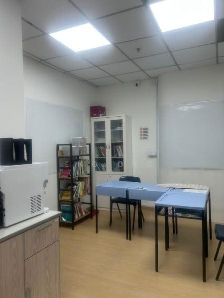 Furama City Centre, 60 Eu Tong Sen Street, Boat Quay / Raffles Place / Marina, 409 sqft, Other Retail For Rent, by Eng Ong, 500252635 - Classroom - CommercialGuru.com.sg