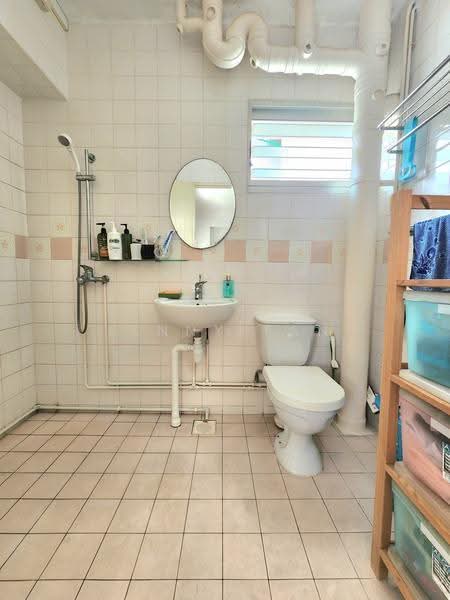 3 Mins Walk To Kaki Bukit MRT! 1KM To Maha Bodhi School!, , 3 Bedrooms, 1,141 sqft, HDB Flat For Sale, by Lenny Tan, 500252638 - Bathroom - PropertyGuru.com.sg