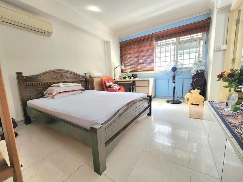 3 Mins Walk To Kaki Bukit MRT! 1KM To Maha Bodhi School!, , 3 Bedrooms, 1,141 sqft, HDB Flat For Sale, by Lenny Tan, 500252638 - Bedroom - PropertyGuru.com.sg