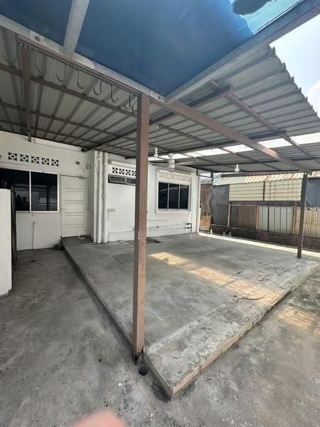 Seraya Lane, East Coast / Marine Parade, 3 Bedrooms, 1,100 sqft, Townhouse For Rent, by Casey Lim, 500252645 - Exterior - PropertyGuru.com.sg