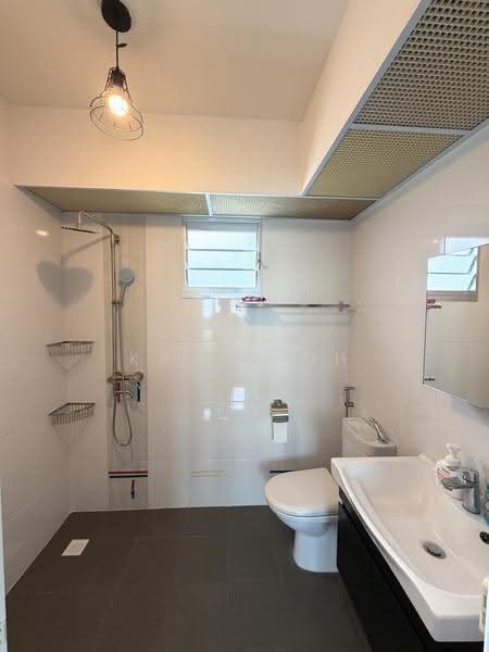 183C Woodlands Street 13, 183C Woodlands Street 13, Admiralty / Woodlands, 3 Bedrooms, 1,001 sqft, HDB Flat For Sale, by Kaven Oh, 500252658 - Master Bathroom - PropertyGuru.com.sg