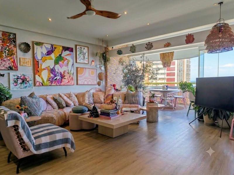 Neptune Court, 2 Marine Vista, East Coast / Marine Parade, 3 Bedrooms, 1,636 sqft, Apartment For Sale, by Simon Lim, 500252661 - Living Room - PropertyGuru.com.sg