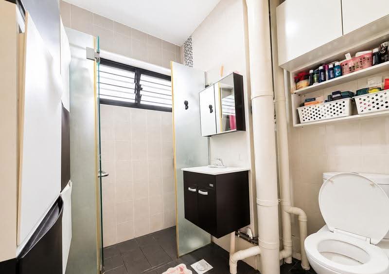 411 Eunos Road 5, 411 Eunos Road 5, Eunos / Geylang / Paya Lebar, 3 Bedrooms, 1,528 sqft, HDB Flat For Sale, by Crystan Lim, 500252666 - Bathroom - PropertyGuru.com.sg