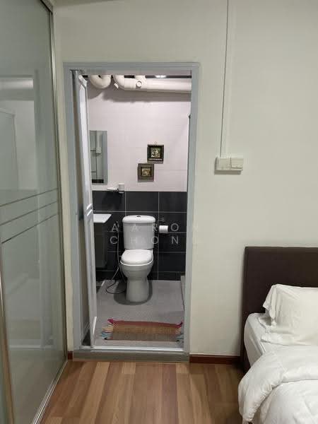 122 Sengkang East Way, 122 Sengkang East Way, Hougang / Punggol / Sengkang, 3 Bedrooms, 980 sqft, HDB Flat For Sale, by Aaron Chong, 500252728 - Bathroom - PropertyGuru.com.sg