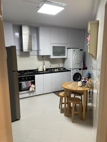 122 Sengkang East Way, 122 Sengkang East Way, Hougang / Punggol / Sengkang, 3 Bedrooms, 980 sqft, HDB Flat For Sale, by Aaron Chong, 500252728 - Kitchen - PropertyGuru.com.sg