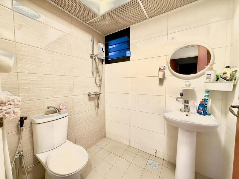 117A Canberra Crescent, 117A Canberra Crescent, Sembawang / Yishun, 2 Bedrooms, 732 sqft, HDB Flat For Sale, by Hidayat Shariff, 500252739 - Bathroom - PropertyGuru.com.sg