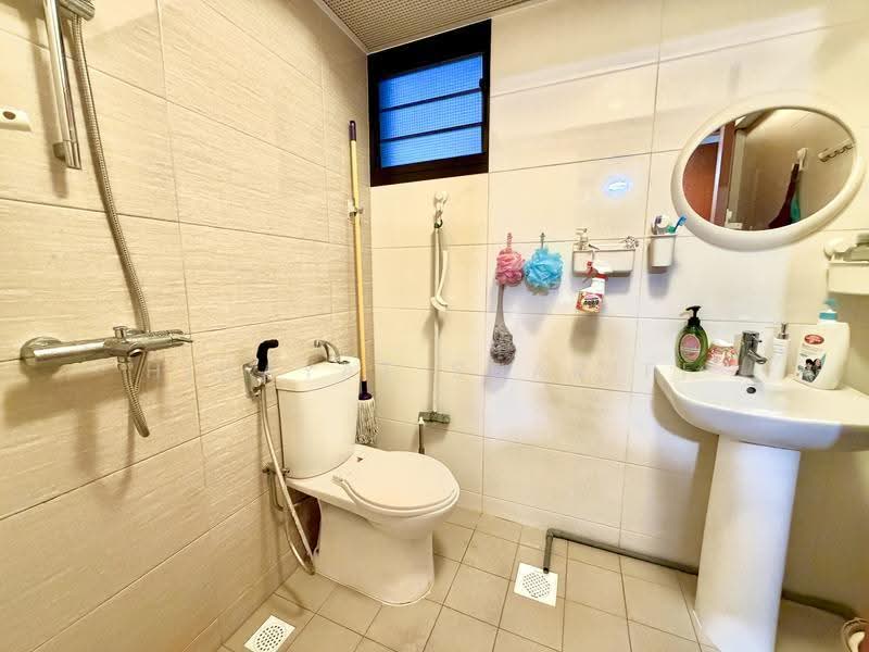 117A Canberra Crescent, 117A Canberra Crescent, Sembawang / Yishun, 2 Bedrooms, 732 sqft, HDB Flat For Sale, by Hidayat Shariff, 500252739 - Bathroom - PropertyGuru.com.sg