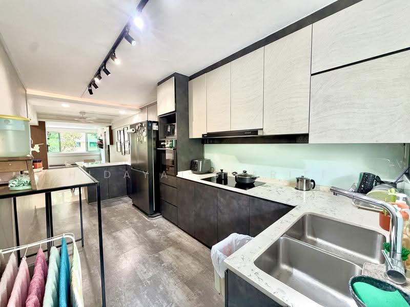 630 Hougang Avenue 8, 630 Hougang Avenue 8, Hougang / Punggol / Sengkang, 3 Bedrooms, 1,313 sqft, HDB Flat For Sale, by Hidayat Shariff, 500252749 - Kitchen - PropertyGuru.com.sg
