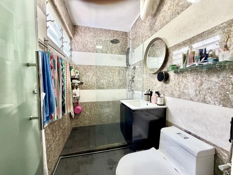 630 Hougang Avenue 8, 630 Hougang Avenue 8, Hougang / Punggol / Sengkang, 3 Bedrooms, 1,313 sqft, HDB Flat For Sale, by Hidayat Shariff, 500252749 - Bathroom - PropertyGuru.com.sg