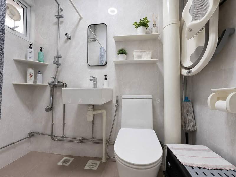 214 Bishan Street 23, 214 Bishan Street 23, Ang Mo Kio / Bishan / Thomson, 3 Bedrooms, 1,206 sqft, HDB Flat For Sale, by Jacob Ong, 500252754 - Bathroom - PropertyGuru.com.sg