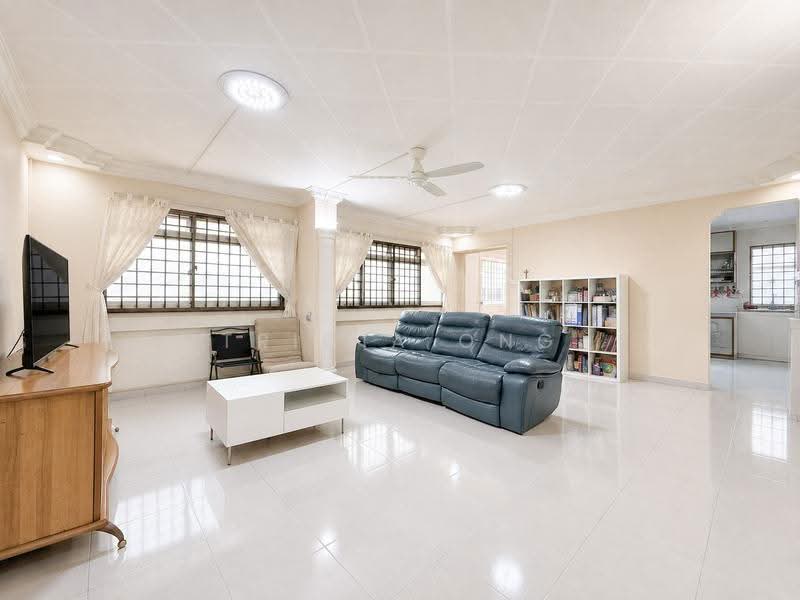 188 Pasir Ris Street 12, 188 Pasir Ris Street 12, Pasir Ris / Tampines, 4 Bedrooms, 1,335 sqft, HDB Flat For Sale, by Tricia Ong, 500252759 - Living Room - PropertyGuru.com.sg