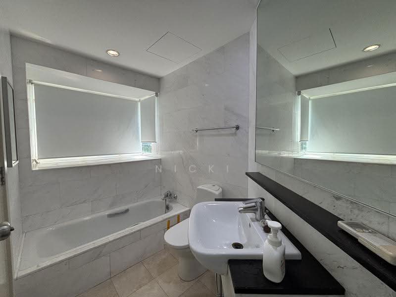 Cote D'Azur, 66 Marine Parade Road, East Coast / Marine Parade, 3 Bedrooms, 1,313 sqft, Condominium For Rent, by Nicki Goh, 500252760 - Bathroom - PropertyGuru.com.sg