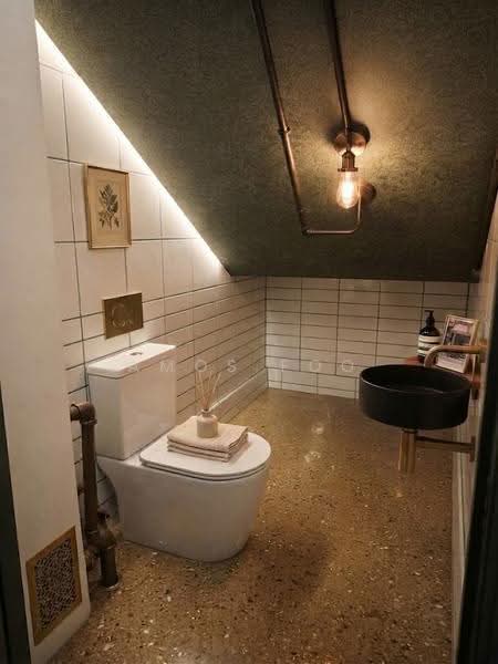 Balestier Point, 279 Balestier Road, Balestier / Toa Payoh, 1,539 sqft, Food & Beverage For Rent, by Amos Foo, 500252770 - Bathroom - CommercialGuru.com.sg