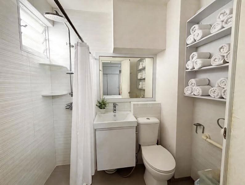 5 Farrer Road, 5 Farrer Road, Tanglin / Holland / Bukit Timah, 3 Bedrooms, 1,292 sqft, HDB Flat For Rent, by Paul Long, 500252775 - Bathroom - PropertyGuru.com.sg