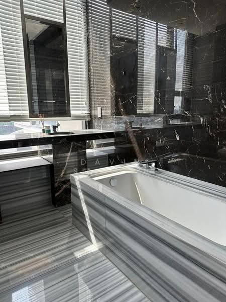 Ardmore 3, 3 Ardmore Park, Tanglin / Holland / Bukit Timah, 3 Bedrooms, 1,744 sqft, Condominium For Sale, by Davin Samuel, 500252793 - Bathroom - PropertyGuru.com.sg