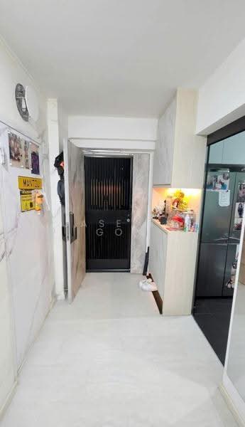 384 Bukit Batok West Avenue 5, 384 Bukit Batok West Avenue 5, Dairy Farm / Bukit Panjang / Choa Chu Kang, 3 Bedrooms, 969 sqft, HDB Flat For Sale, by Jaselyn Goh, 500252820 - Entrance - PropertyGuru.com.sg