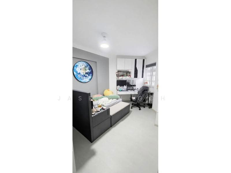 384 Bukit Batok West Avenue 5, 384 Bukit Batok West Avenue 5, Dairy Farm / Bukit Panjang / Choa Chu Kang, 3 Bedrooms, 969 sqft, HDB Flat For Sale, by Jaselyn Goh, 500252820 - Bedroom - PropertyGuru.com.sg