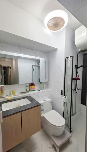 384 Bukit Batok West Avenue 5, 384 Bukit Batok West Avenue 5, Dairy Farm / Bukit Panjang / Choa Chu Kang, 3 Bedrooms, 969 sqft, HDB Flat For Sale, by Jaselyn Goh, 500252820 - Bathroom - PropertyGuru.com.sg
