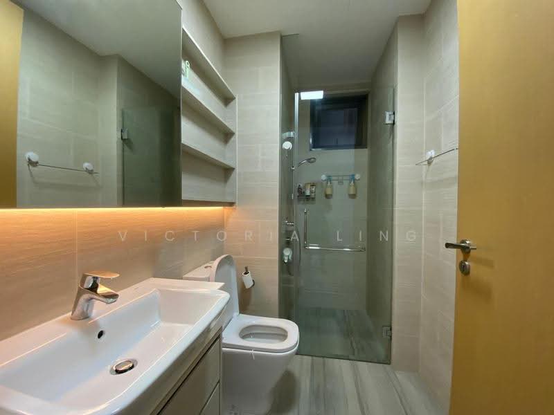 Alex Residences, 28 Alexandra View, Alexandra / Commonwealth, 3 Bedrooms, 904 sqft, Apartment For Sale, by Victoria Ling, 500252832 - Bathroom - PropertyGuru.com.sg