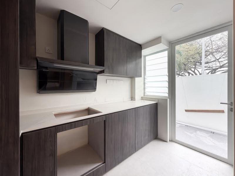 ◤ BRAND NEW TERRACE WITH LIFT D20 TOP SOON ◤ 1km CHIJ St Nicks Girls School, Upper Thomson Mayflower MRT Thomson Plaza Seraya Crescent Nemesu Ave, Ang Mo Kio / Bishan / Thomson, 5 Bedrooms, 3,648 sqft, Terraced House For Sale, by Val Lin, 500252835 - Kitchen - PropertyGuru.com.sg