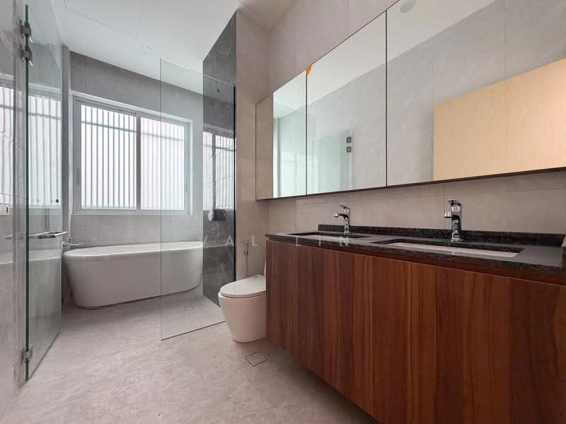 ◤ BRAND NEW TERRACE WITH LIFT D20 TOP SOON ◤ 1km CHIJ St Nicks Girls School, Upper Thomson Mayflower MRT Thomson Plaza Seraya Crescent Nemesu Ave, Ang Mo Kio / Bishan / Thomson, 5 Bedrooms, 3,648 sqft, Terraced House For Sale, by Val Lin, 500252835 - Bathroom - PropertyGuru.com.sg