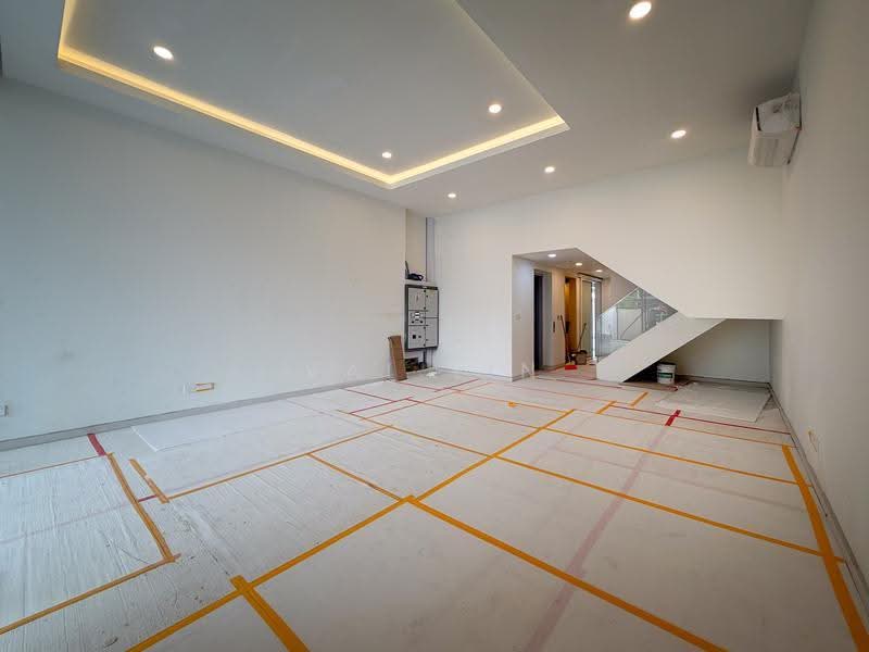 ◤ BRAND NEW TERRACE WITH LIFT D20 TOP SOON ◤ 1km CHIJ St Nicks Girls School, Upper Thomson Mayflower MRT Thomson Plaza Seraya Crescent Nemesu Ave, Ang Mo Kio / Bishan / Thomson, 5 Bedrooms, 3,648 sqft, Terraced House For Sale, by Val Lin, 500252835 - Interior - PropertyGuru.com.sg