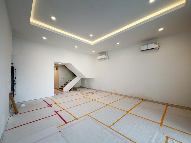 ◤ BRAND NEW TERRACE WITH LIFT D20 TOP SOON ◤ 1km CHIJ St Nicks Girls School, Upper Thomson Mayflower MRT Thomson Plaza Seraya Crescent Nemesu Ave, Ang Mo Kio / Bishan / Thomson, 5 Bedrooms, 3,648 sqft, Terraced House For Sale, by Val Lin, 500252835 - Interior - PropertyGuru.com.sg
