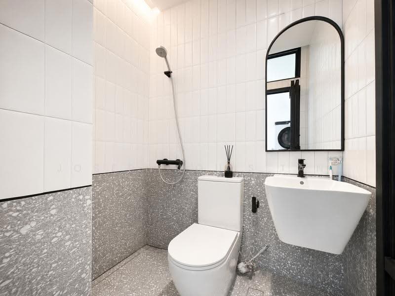Charlton Corner, Hougang / Punggol / Sengkang, 2 Bedrooms, 850 sqft, Walk-up Apartment For Rent, by Joseph Louis Tan, 500252839 - Bathroom - PropertyGuru.com.sg