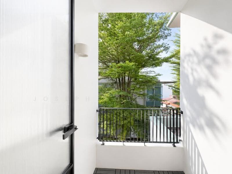 Charlton Corner, Hougang / Punggol / Sengkang, 2 Bedrooms, 850 sqft, Walk-up Apartment For Rent, by Joseph Louis Tan, 500252839 - Balcony - PropertyGuru.com.sg