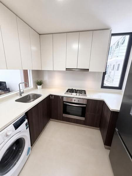 La Fiesta, 60 Sengkang Square, Hougang / Punggol / Sengkang, 3 Bedrooms, 840 sqft, Condominium For Sale, by Jimmy Tang, 500252844 - Kitchen - PropertyGuru.com.sg
