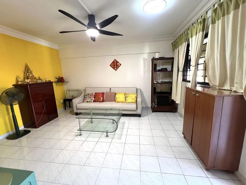 637 Veerasamy Road, 637 Veerasamy Road, Farrer Park / Serangoon Rd, 2 Bedrooms, 775 sqft, HDB Flat For Rent, by Lily Tan, 500252846 - Living Room - PropertyGuru.com.sg