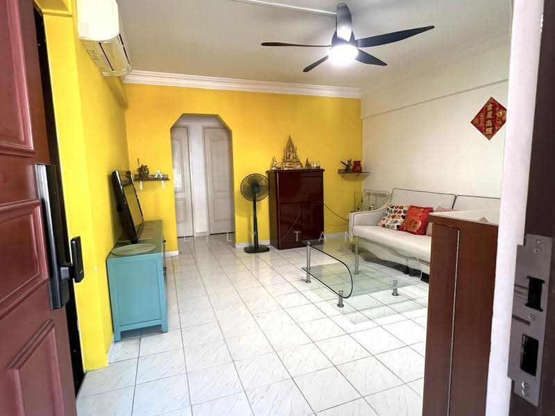 637 Veerasamy Road, 637 Veerasamy Road, Farrer Park / Serangoon Rd, 2 Bedrooms, 775 sqft, HDB Flat For Rent, by Lily Tan, 500252846 - Living Room - PropertyGuru.com.sg
