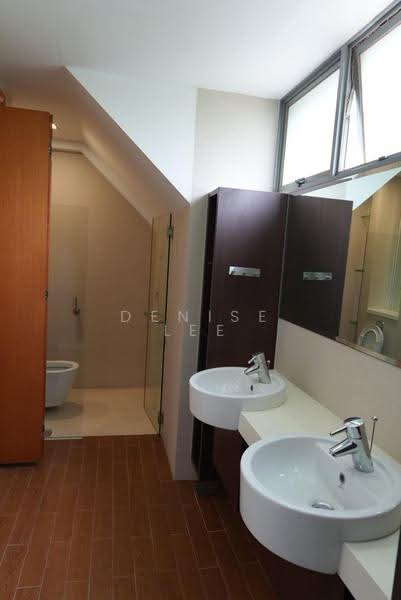 Hillcrest Villa, 1U Hillcrest Road, Newton / Novena, Room Rental, 350 sqft, Cluster House For Rent, by Denise Lee, 500252854 - Bathroom - PropertyGuru.com.sg