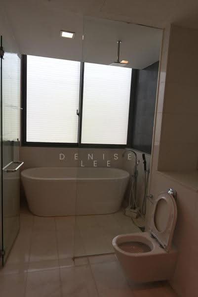 Hillcrest Villa, 1U Hillcrest Road, Newton / Novena, Room Rental, 350 sqft, Cluster House For Rent, by Denise Lee, 500252854 - Bathroom - PropertyGuru.com.sg