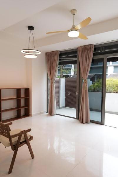Hillcrest Villa, 1U Hillcrest Road, Newton / Novena, Room Rental, 350 sqft, Cluster House For Rent, by Denise Lee, 500252854 - Balcony - PropertyGuru.com.sg