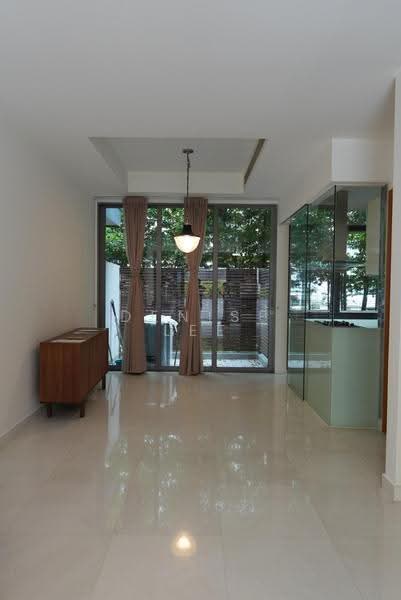 Hillcrest Villa, 1U Hillcrest Road, Newton / Novena, Room Rental, 350 sqft, Cluster House For Rent, by Denise Lee, 500252854 - Living Room - PropertyGuru.com.sg
