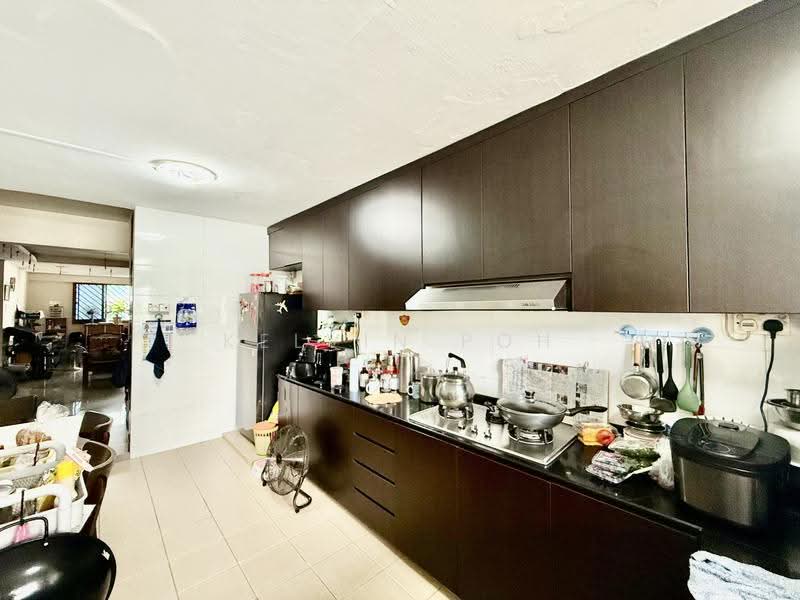135 Bukit Batok West Avenue 6, 135 Bukit Batok West Avenue 6, Dairy Farm / Bukit Panjang / Choa Chu Kang, 3 Bedrooms, 1,000 sqft, HDB Flat For Sale, by Kelvin Poh, 500252873 - Kitchen - PropertyGuru.com.sg