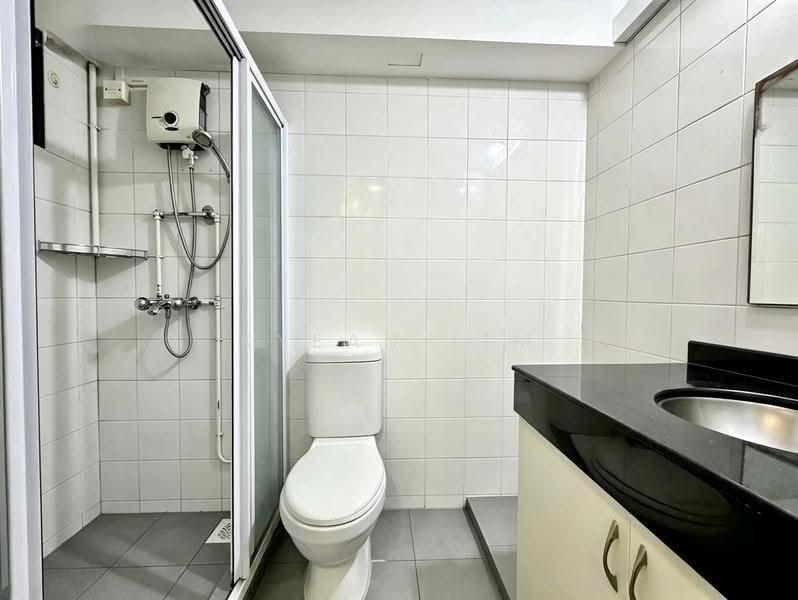 345 Kang Ching Road, 345 Kang Ching Road, Boon Lay / Jurong / Tuas, 3 Bedrooms, 1,098 sqft, HDB Flat For Sale, by Kyean Lim, 500252874 - Bathroom - PropertyGuru.com.sg