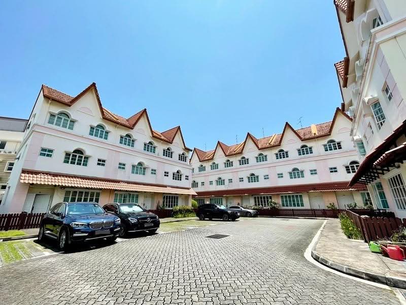 Upper East Coast Rd, Upper East Coast Rd, Bedok / Upper East Coast, Room Rental, 150 sqft, Cluster House For Rent, by Elvin Ang, 500252896 - PropertyGuru.com.sg